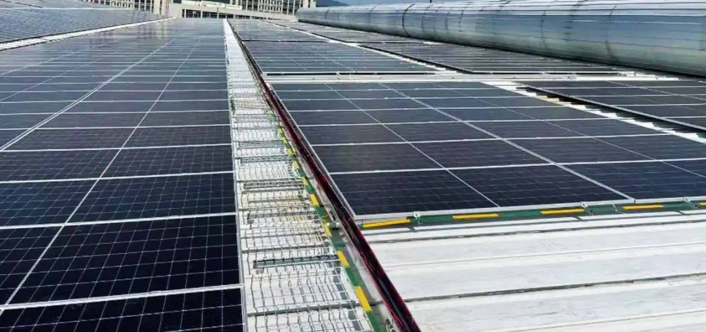 Heavy-Duty Carbon Steel Grating Solar Walkway for Safe, Long-Lasting PV Access